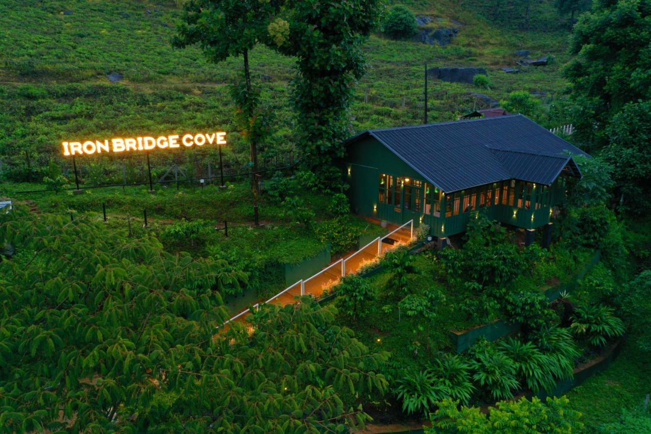 Iron Bridge Cove Villa Meppadi Exterior photo